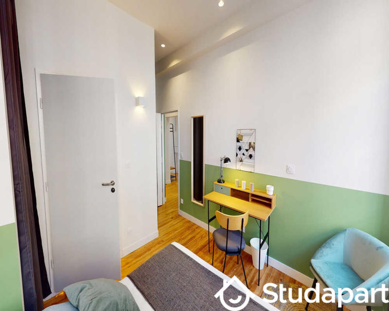 Chambre - 120 m² - 1 pièce