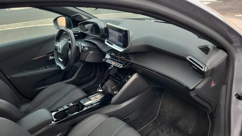 Peugeot 208 1.2 Hybrid 136 e-Dsc6 Gt