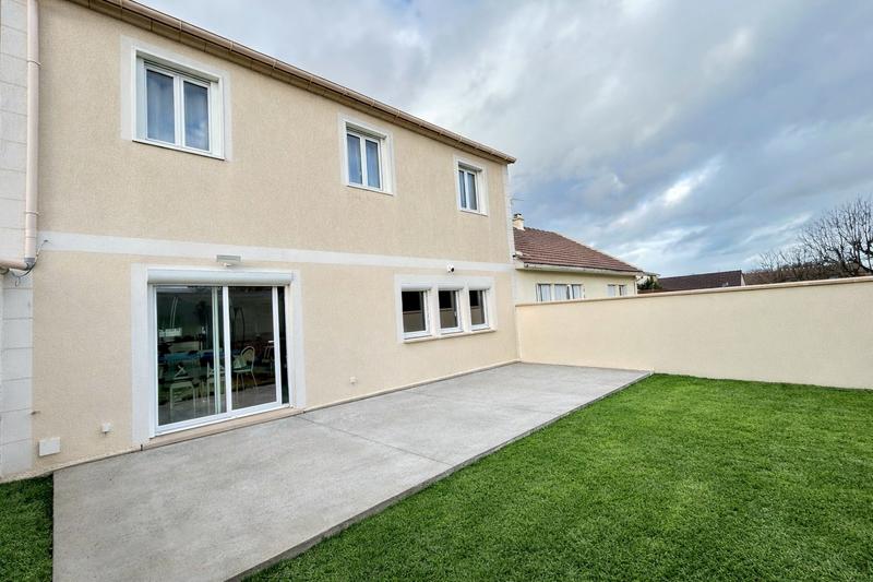 Maison - 137 m² - 6 pièces