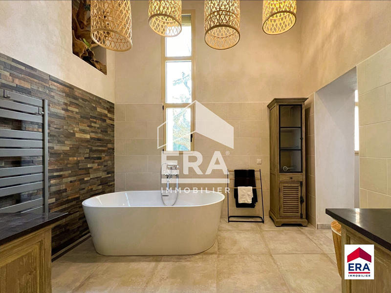 Maison - 196 m² - 5 pièces