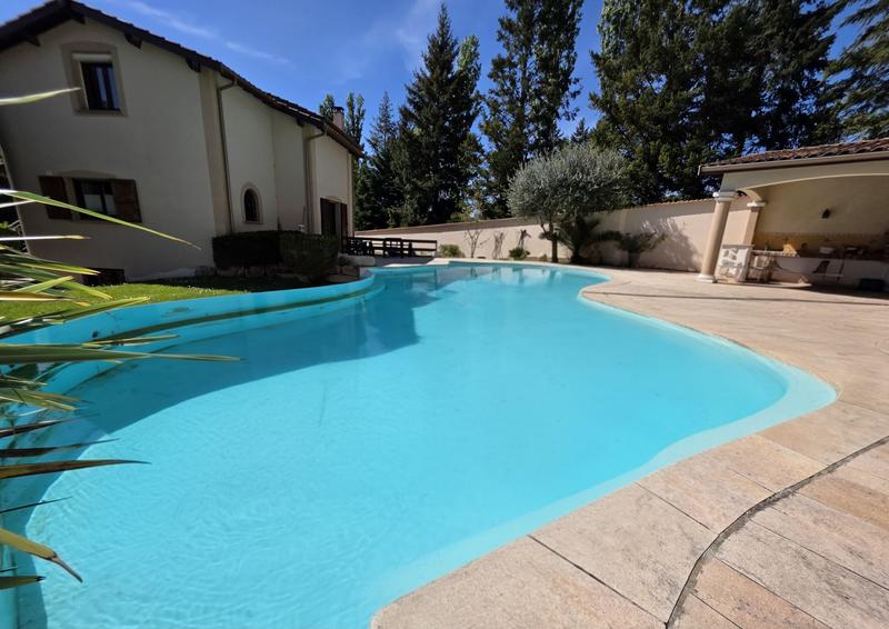 Maison contemporaine - 295 m² - 7 pièces