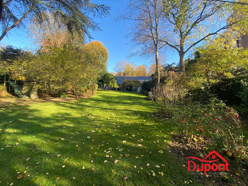 Maison contemporaine - 360 m² - 8 pièces