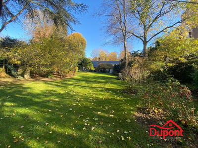 Maison contemporaine - 360 m² - 8 pièces