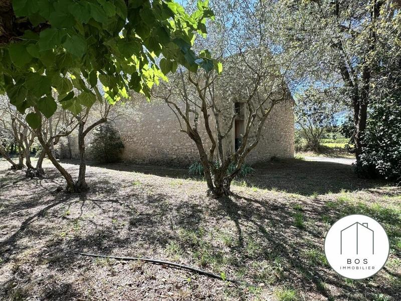 Maison - 418 m² - 12 pièces