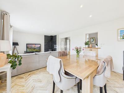 Maison - 191 m² - 8 pièces