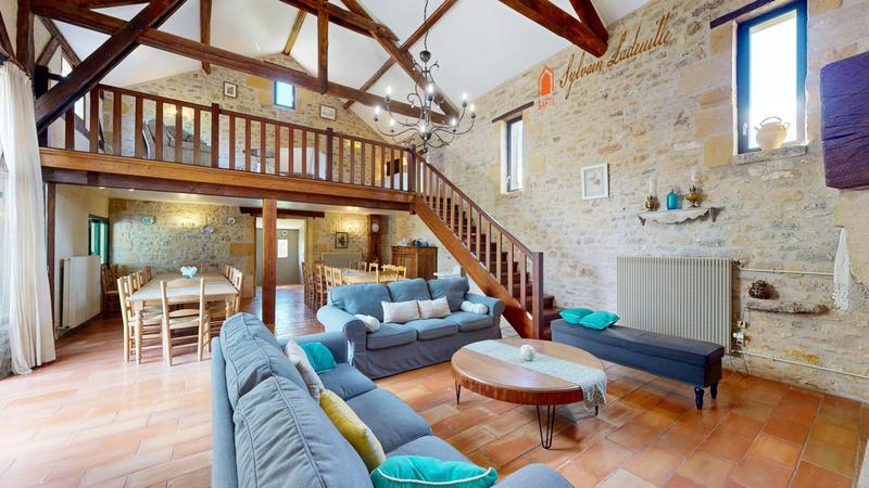 Maison - 319 m² - 10 pièces