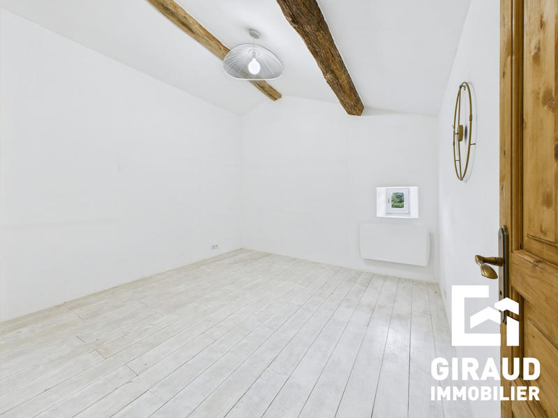 Maison - 210 m² - 6 pièces