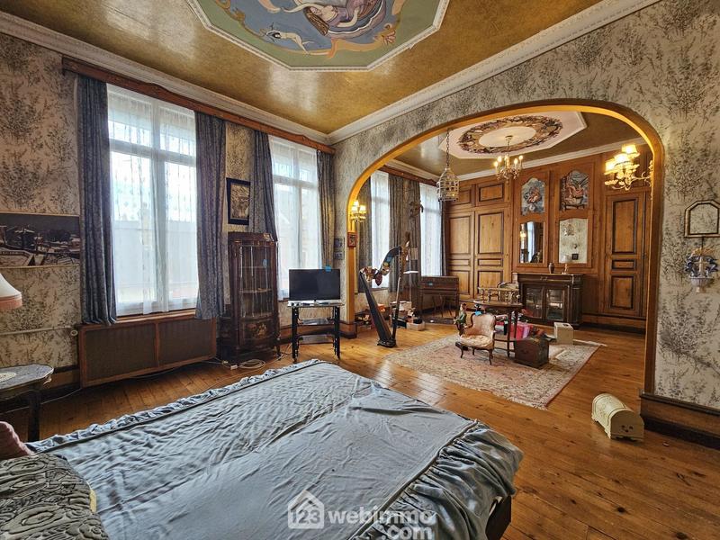 Maison - 353 m² - 9 pièces