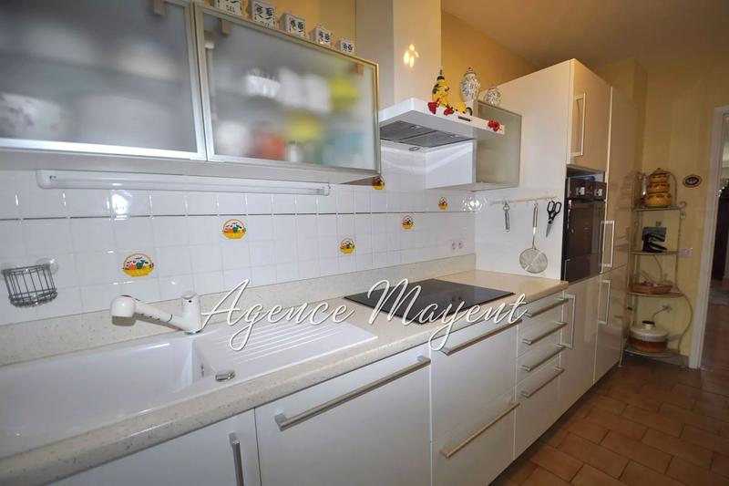 Appartement - 75 m² - 3 pièces