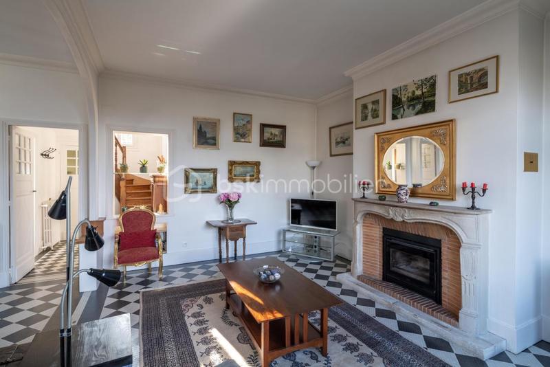 Maison - 170 m² - 9 pièces