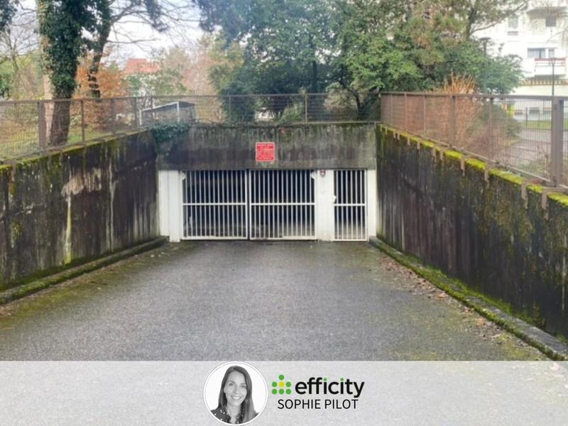 Parking / Garage - 14 m²