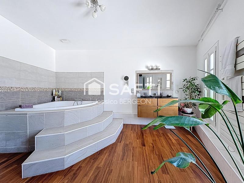 Maison de maîtres - 220 m² - 8 pièces