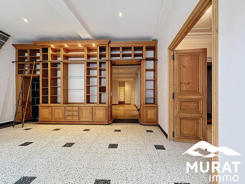 Appartement - 180 m² - 8 pièces