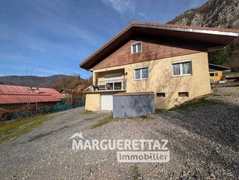 Maison - 200 m² - 4 pièces