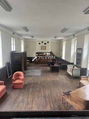 Maison de village - 250 m² - 2 pièces