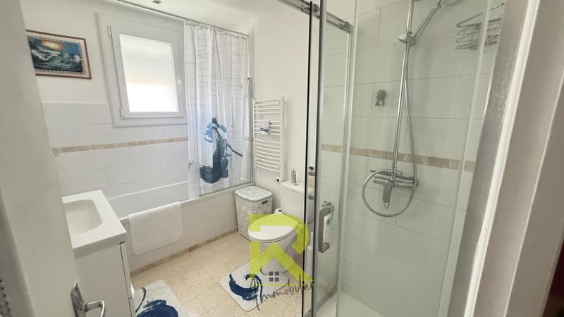 Villa - 90 m² - 5 pièces