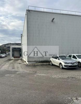 Entrepôt - 2 150 m²