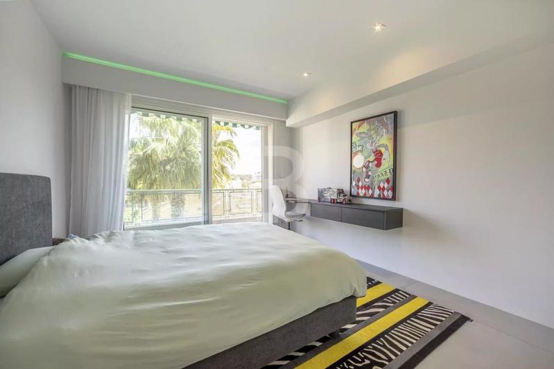 Appartement - 148 m² - 5 pièces