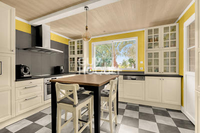 Maison - 180 m² - 7 pièces