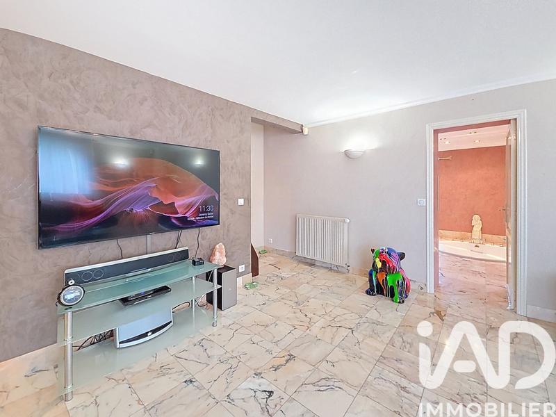 Maison - 223 m² - 5 pièces