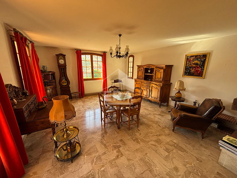 Maison - 189 m² - 7 pièces