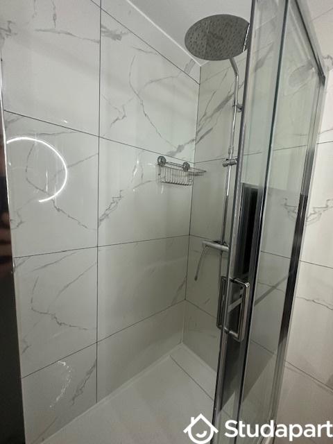 Chambre - 14 m² - 1 pièce