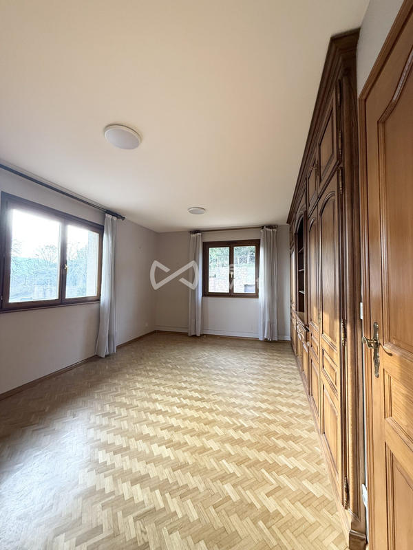 Maison ancienne - 224 m² - 12 pièces