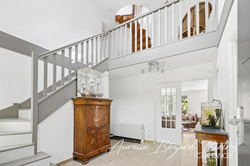 Maison - 181 m² - 8 pièces