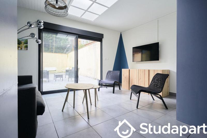 Chambre - 13 m² - 1 pièce