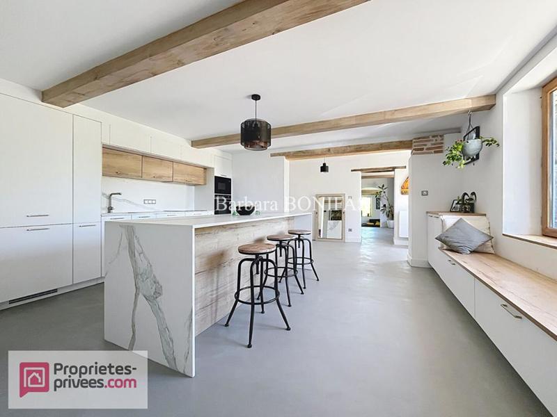 Maison - 202 m² - 6 pièces