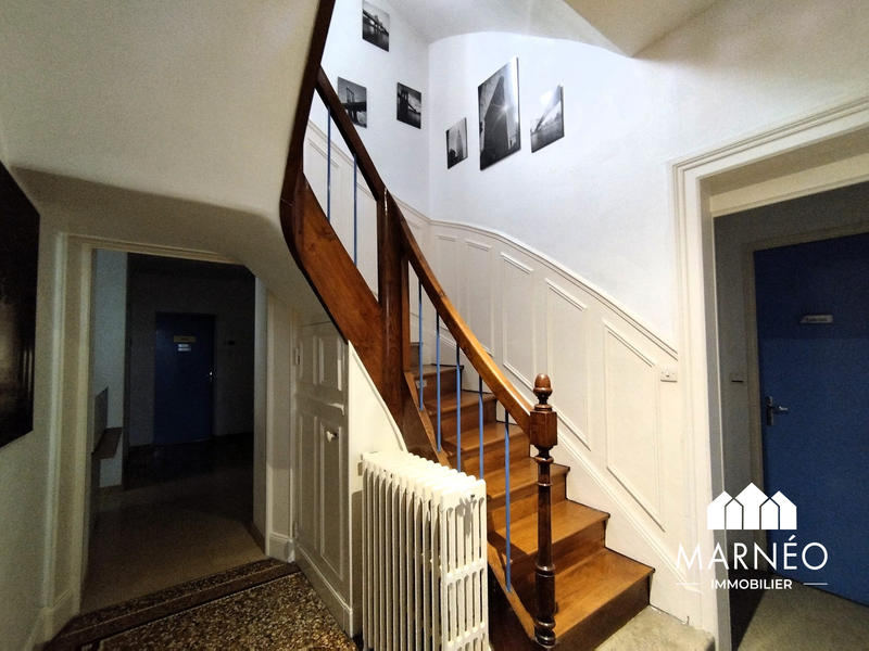 Maison - 235 m² - 9 pièces