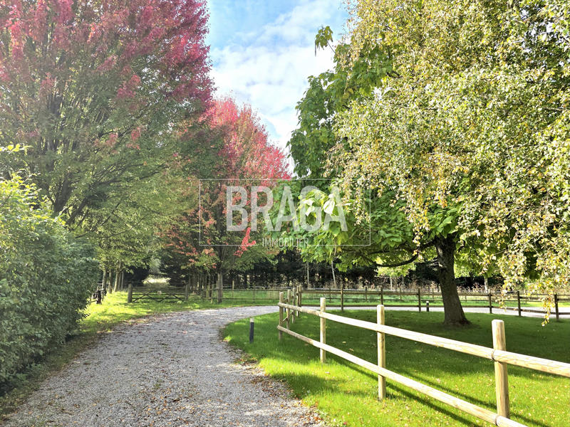 Propriété - 222 m² - 6 pièces