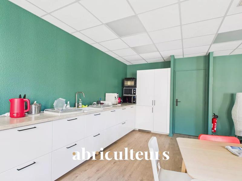 Bureau - 99 m² - 4 pièces