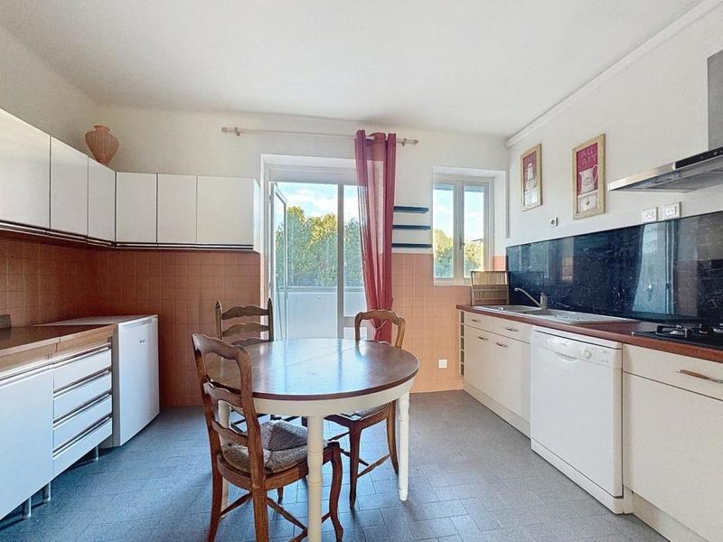 Appartement - 98 m² - 4 pièces