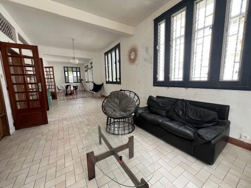 Maison - 400 m² - 11 pièces