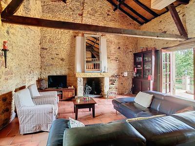 Maison - 170 m² - 9 pièces