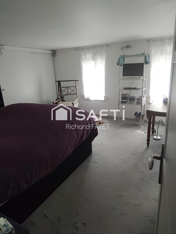 Maison - 211 m² - 7 pièces