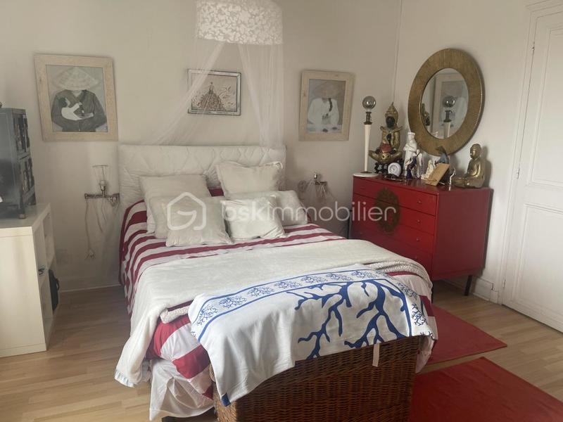 Propriété - 190 m² - 12 pièces