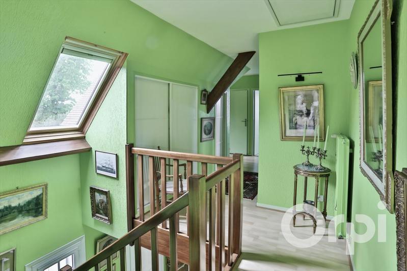 Maison - 223 m² - 7 pièces