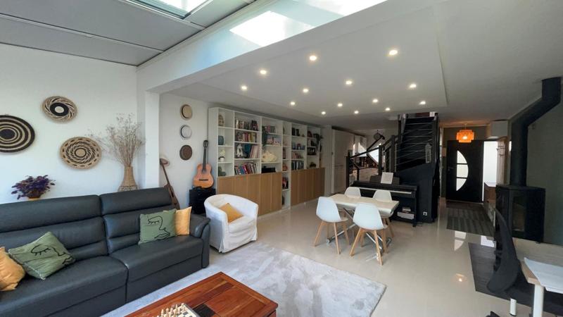 Pavillon - 100 m² - 5 pièces