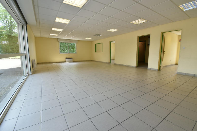 Bureau - 690 m² - 3 pièces