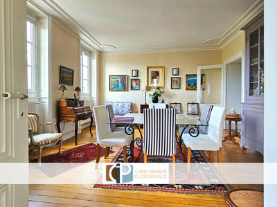 Appartement - 99 m² - 4 pièces