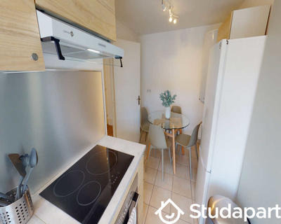 Chambre - 80 m² - 1 pièce