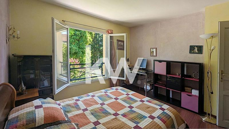 Maison - 193 m² - 7 pièces