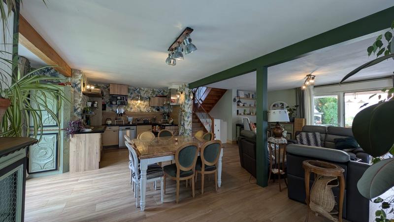 Maison - 170 m² - 8 pièces