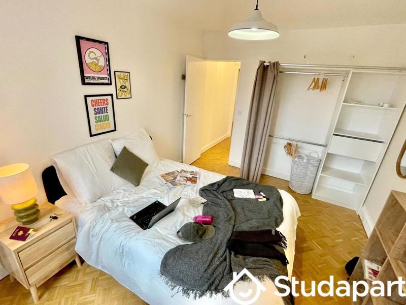 Chambre - 12 m² - 1 pièce