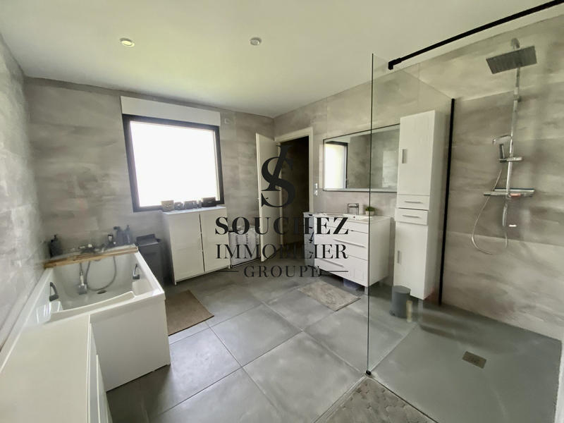 Maison contemporaine - 245 m² - 8 pièces