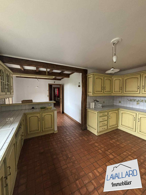 Maison - 239 m² - 10 pièces