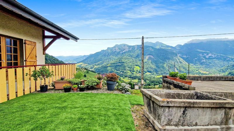 Maison - 262 m² - 6 pièces