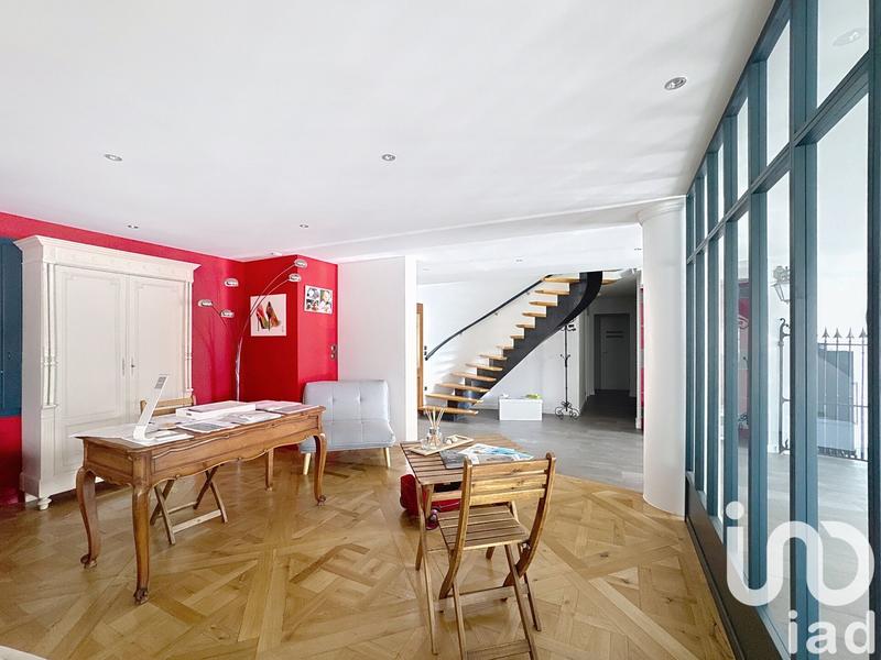 Maison - 272 m² - 8 pièces